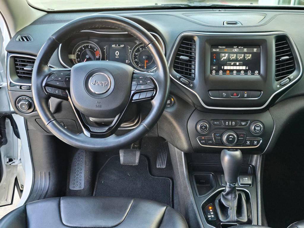 Used 2021 Jeep Cherokee Latitude Plus FWD image 19