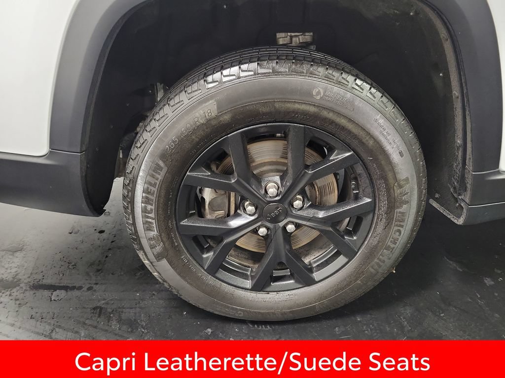 Used 2024 Jeep Grand Cherokee L Laredo AWD/4WD image 11