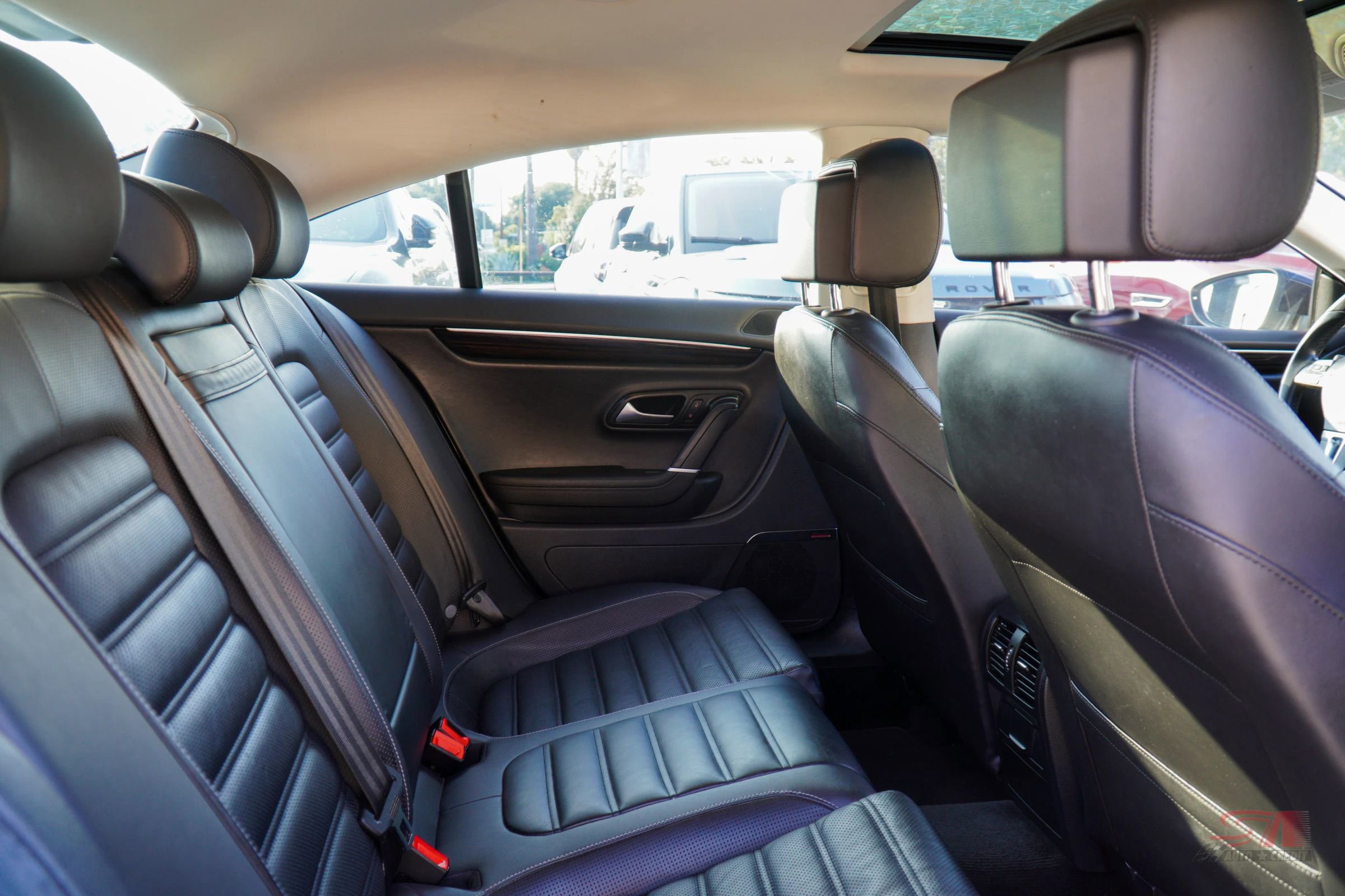 Used 2013 Volkswagen CC Executive image 23