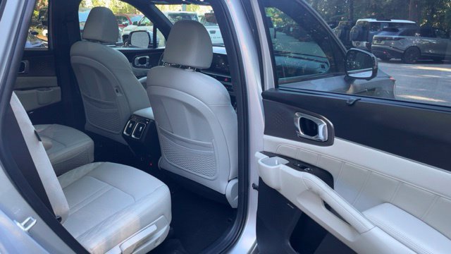 Used 2025 Kia Sorento SX Prestige AWD/4WD image 12