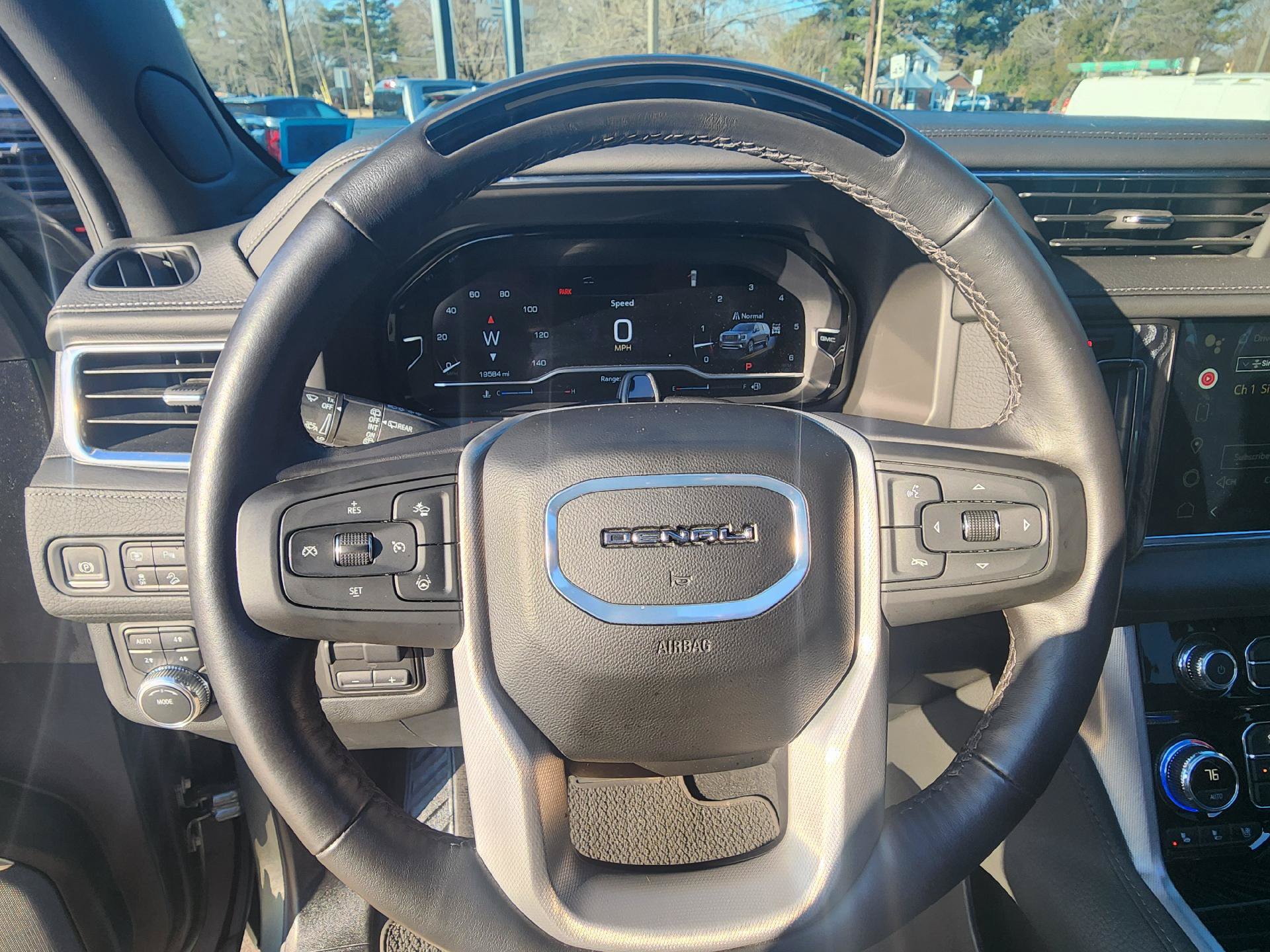Used 2024 GMC Yukon XL Denali w/ Advanced Technology Package AWD/4WD video 1