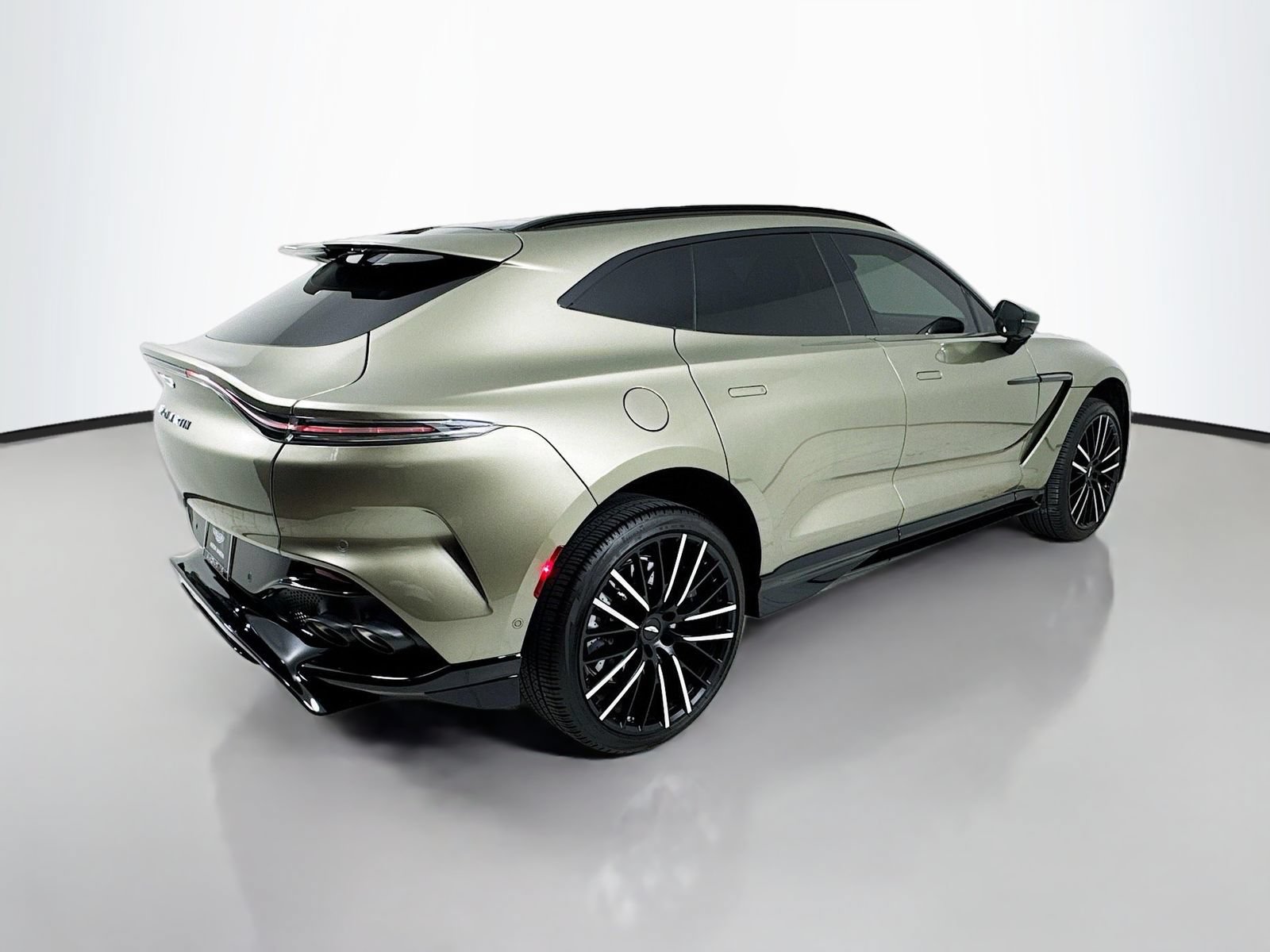 Used 2025 Aston Martin DBX 707 AWD/4WD image 7