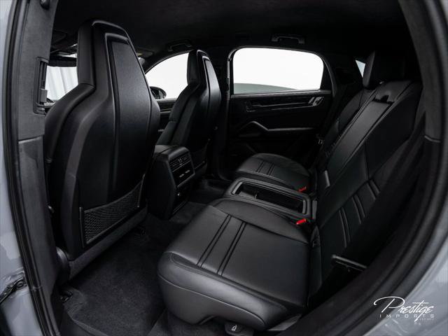 Used 2024 Porsche Cayenne Turbo GT AWD/4WD image 49