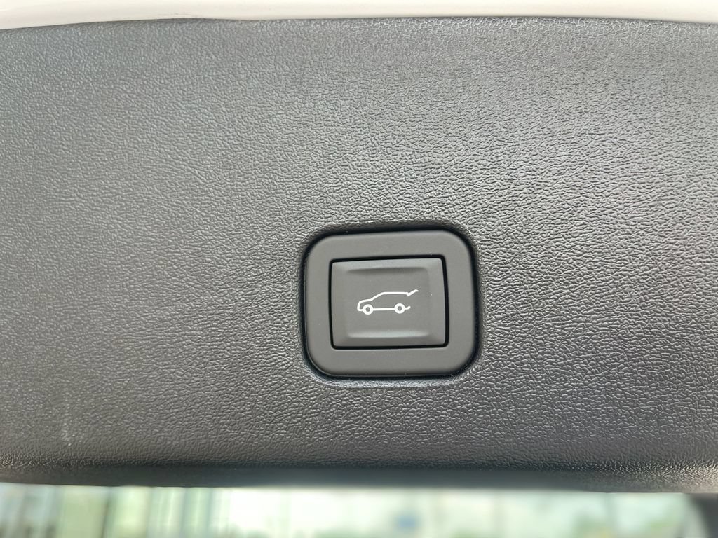 New 2027 Cadillac Optiq Sport w/ LPO, Floor Liner Package AWD/4WD image 16