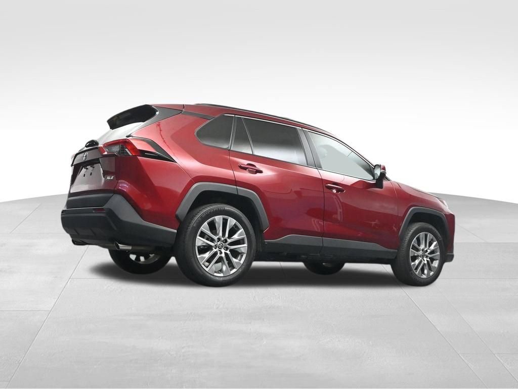 Used 2022 Toyota RAV4 XLE Premium FWD image 14