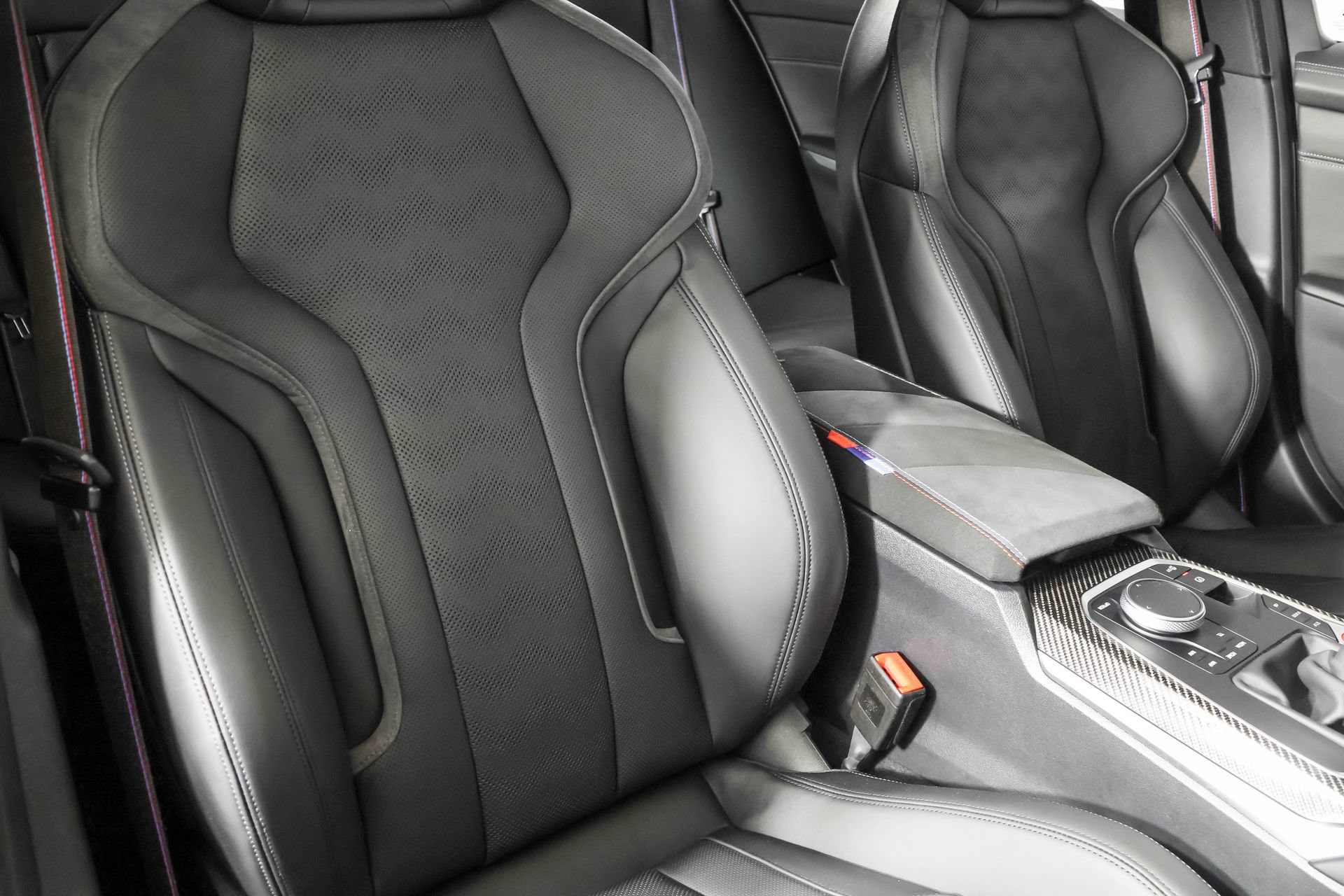 Used 2025 BMW M3 w/ Executive Package RWD image 39