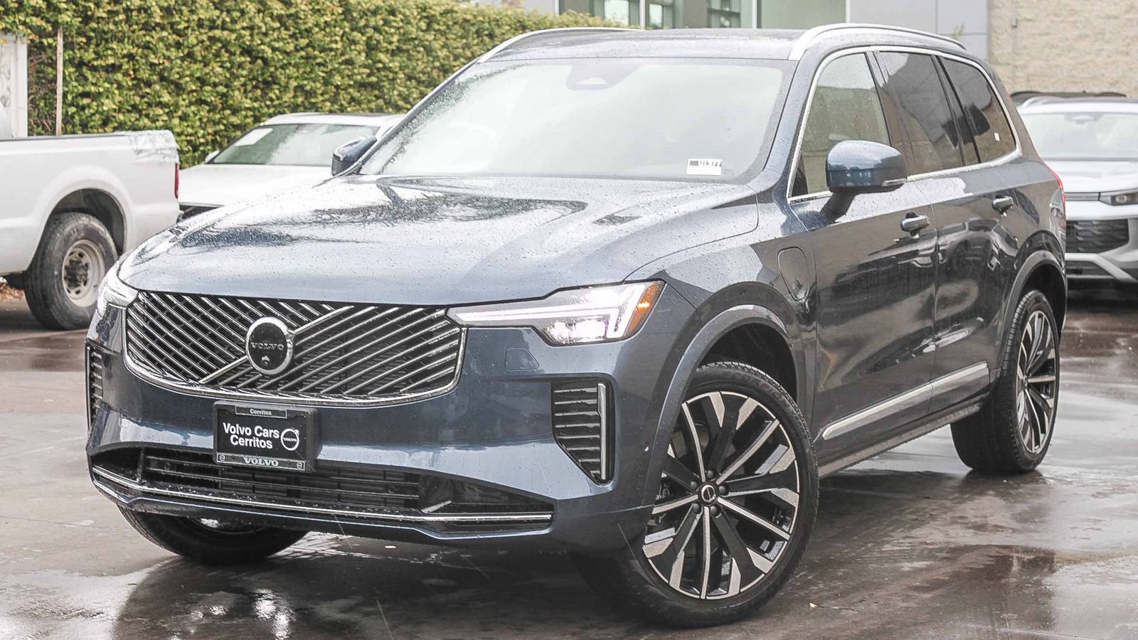 New 2026 Volvo XC90 T8 Plus w/ Protection Package Premier