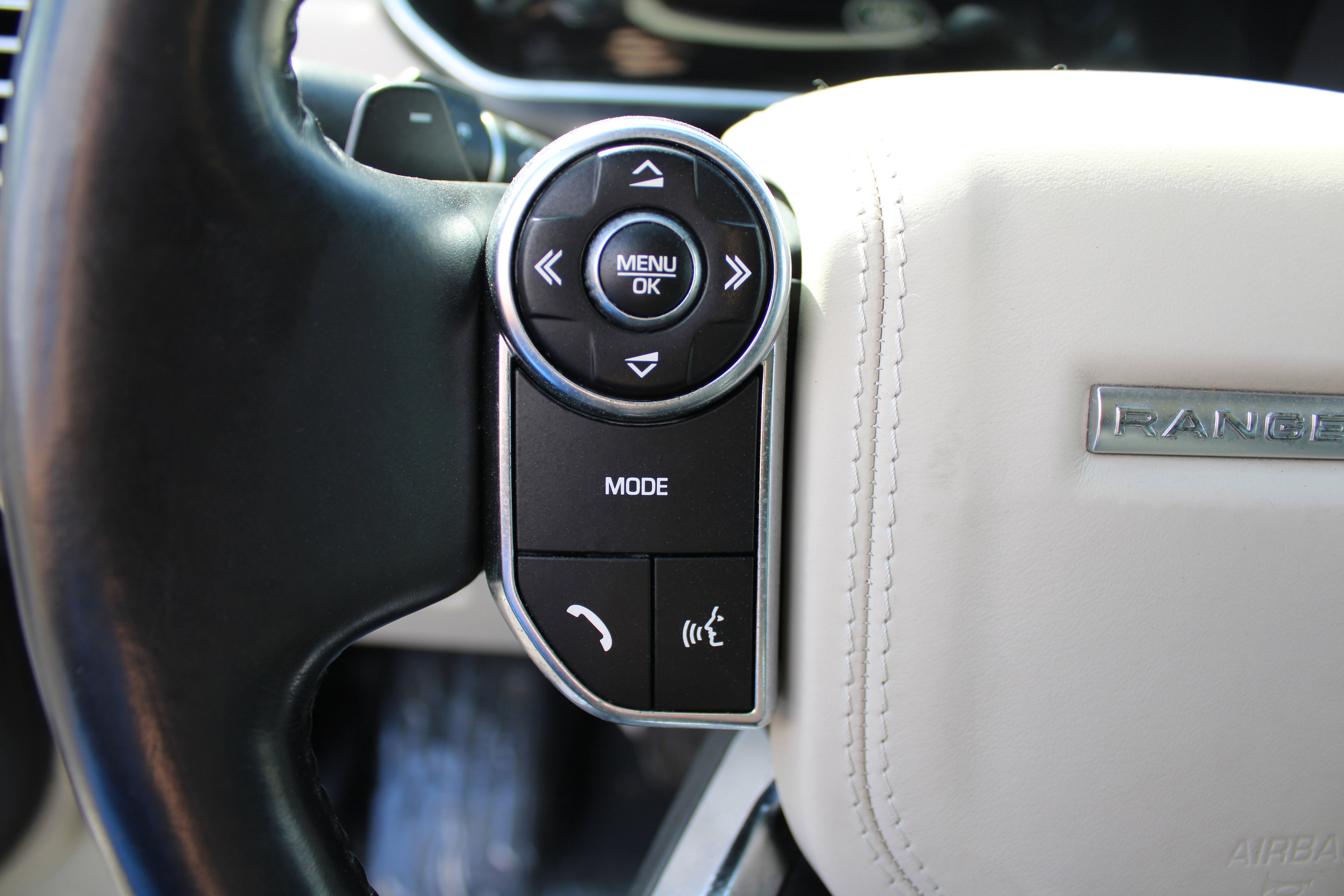 Used 2014 Land Rover Range Rover HSE image 23