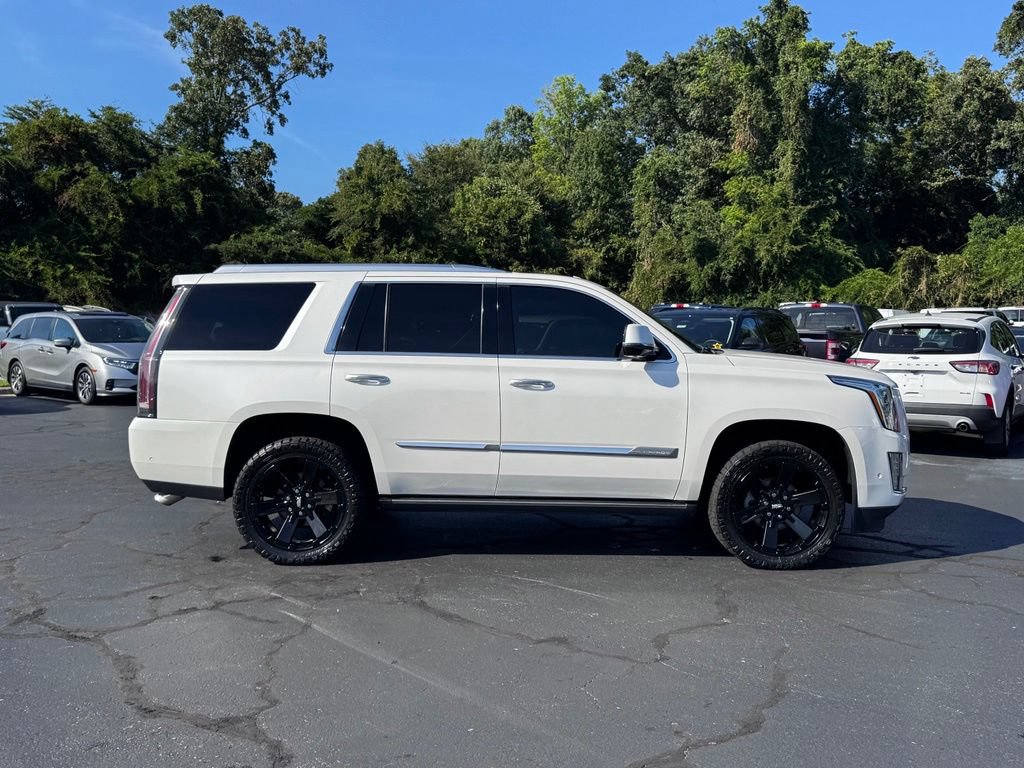 Used 2017 Cadillac Escalade Platinum AWD/4WD image 3
