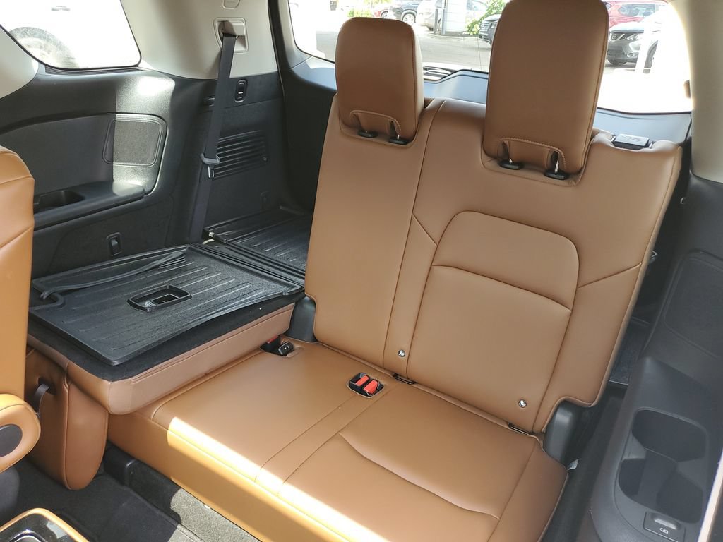 Used 2023 Nissan Pathfinder Platinum AWD/4WD image 33