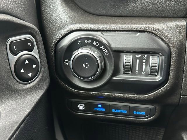 Used 2022 Jeep Wrangler Unlimited Sahara image 19