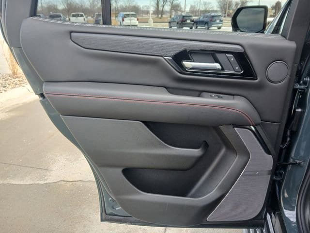 New 2026 GMC Yukon AT4 Ultimate w/ LPO, Illumination Package AWD/4WD image 14