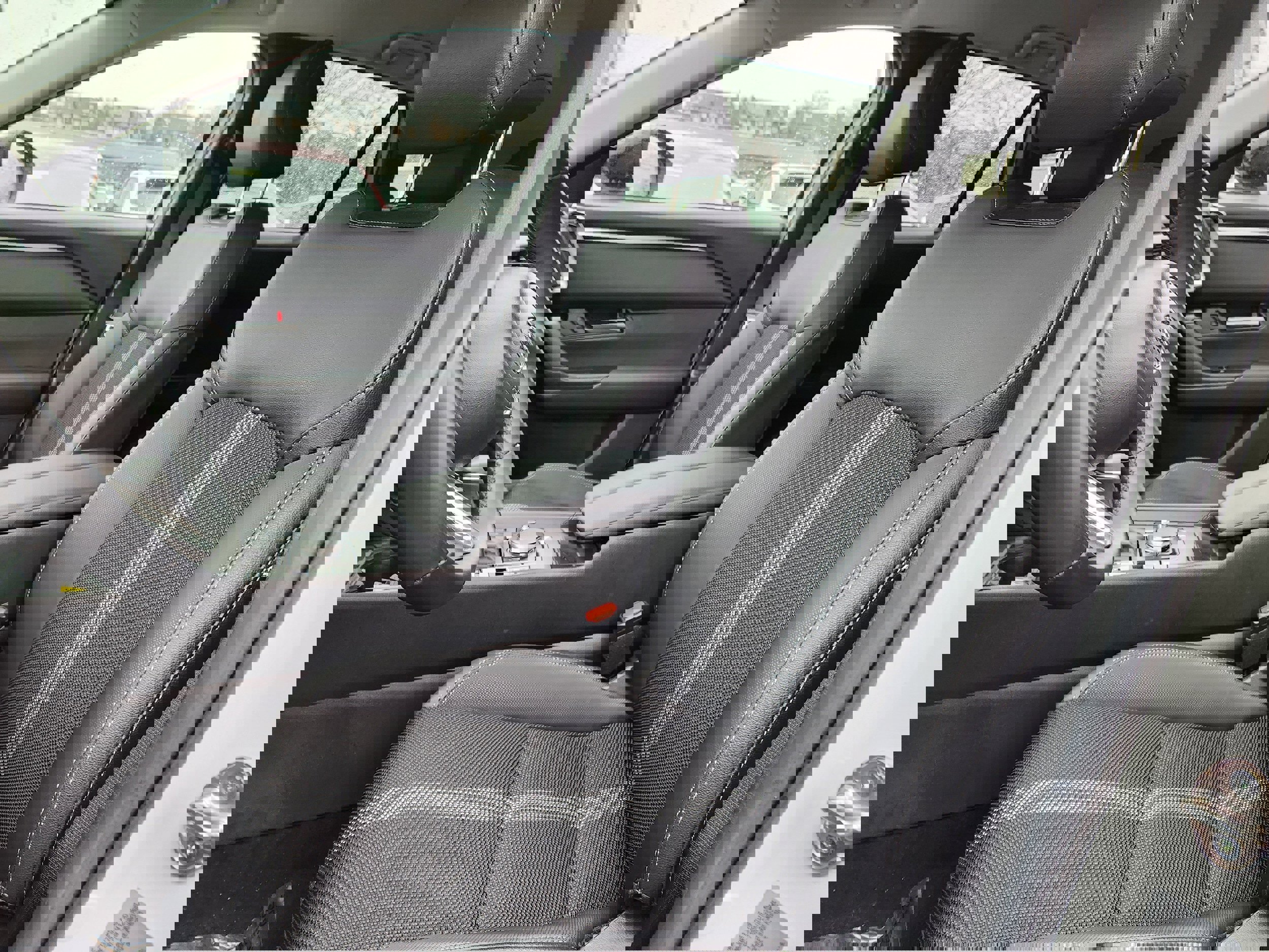 Certified 2025 MAZDA CX-50 2.5 Hybrid w/ Weather Package image 10