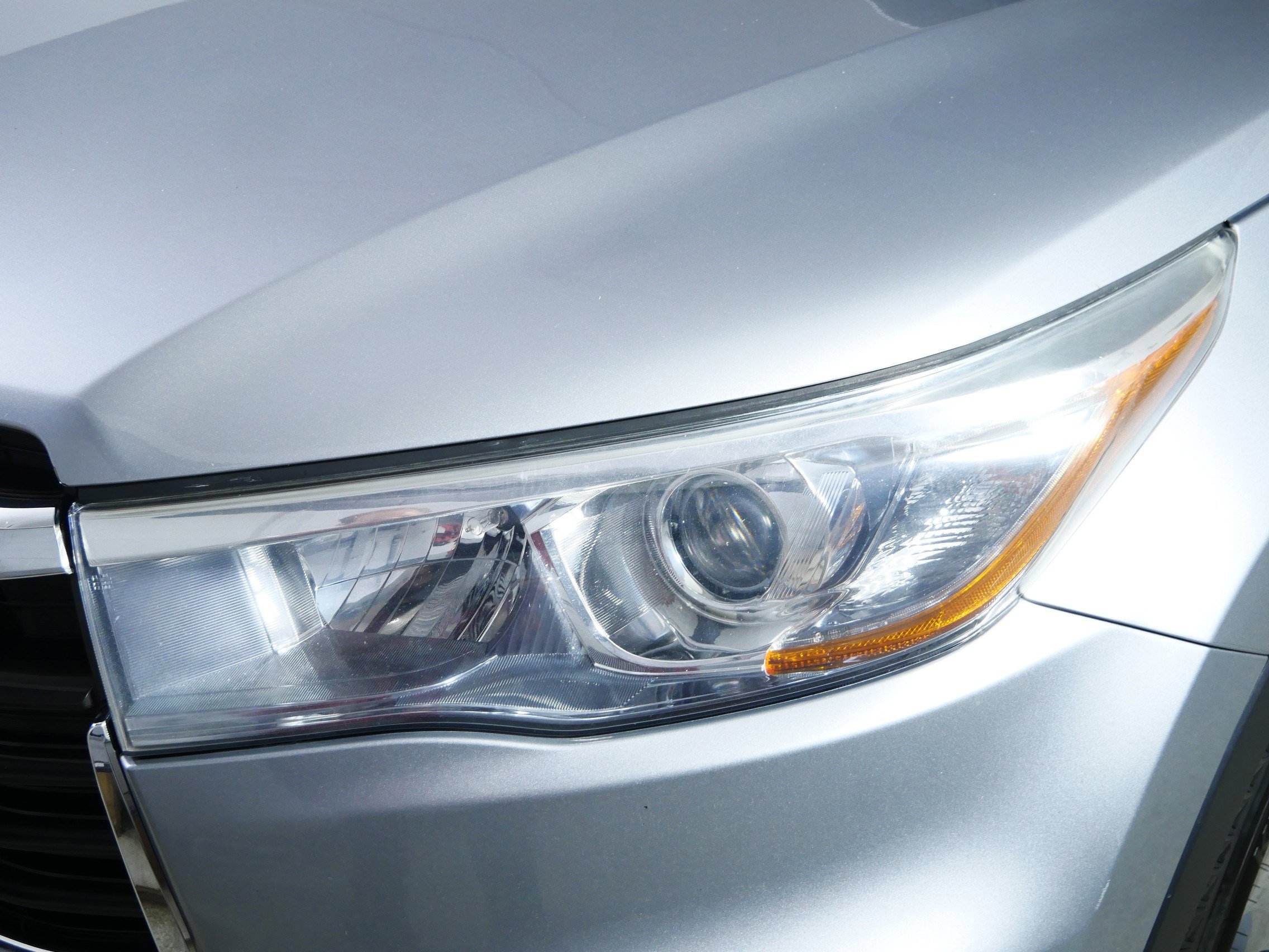 Used 2015 Toyota Highlander Limited Platinum AWD/4WD image 16