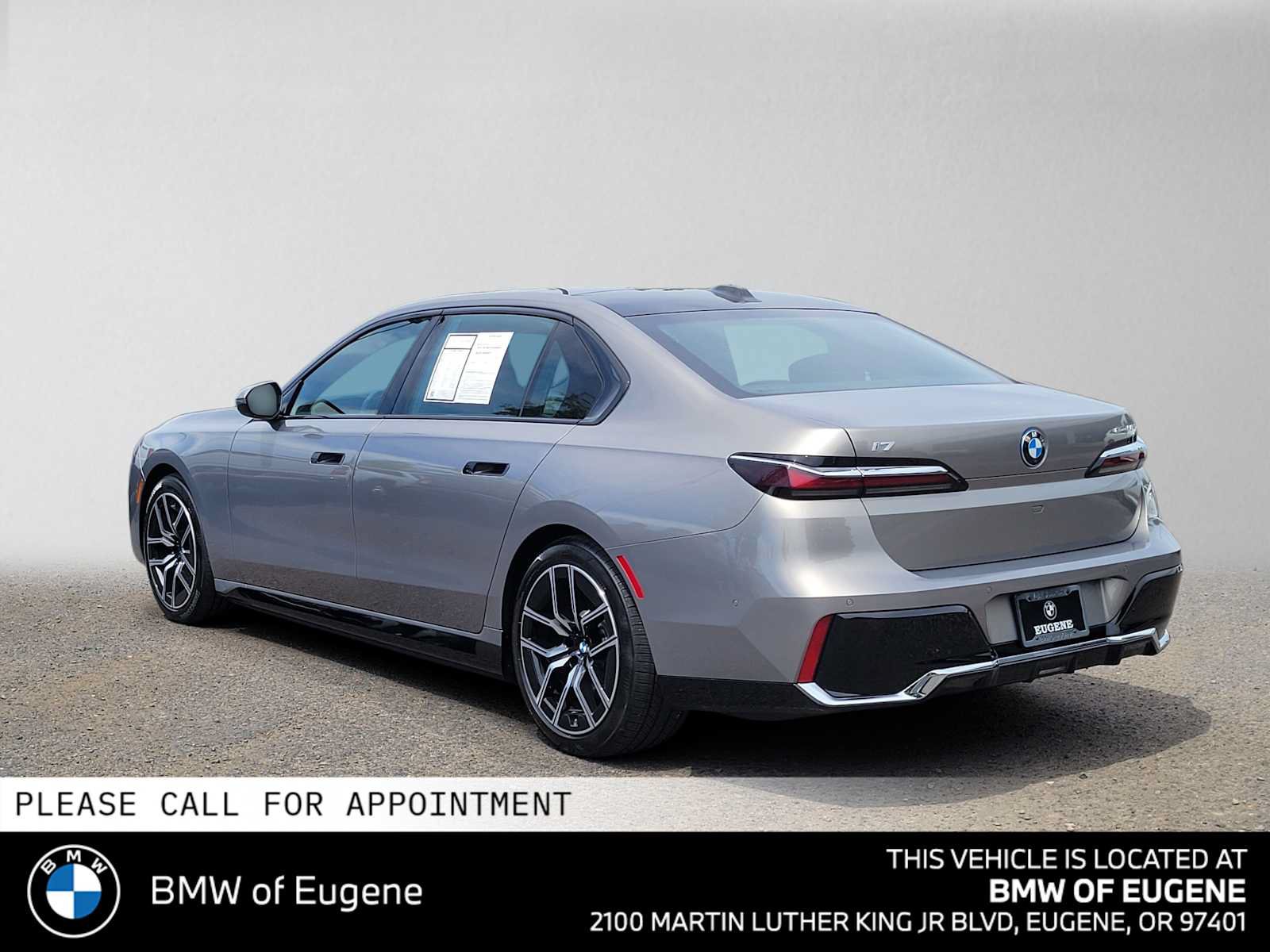 Used 2025 BMW i7 eDrive50 w/ M Sport Package RWD image 5