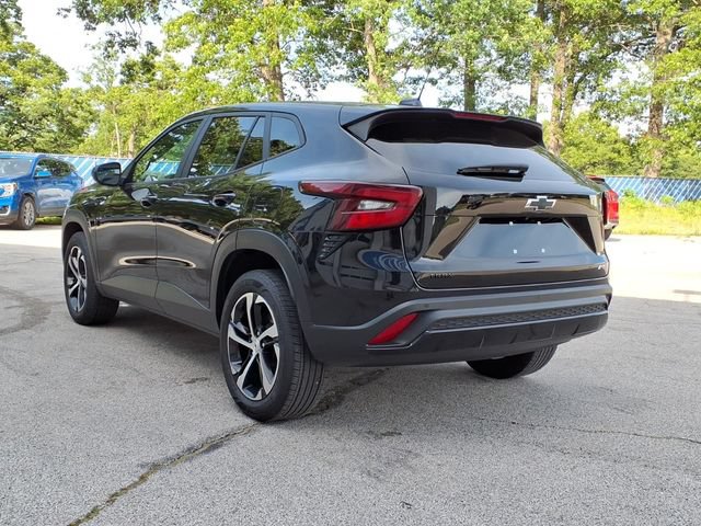 Used 2024 Chevrolet Trax RS w/ Sunroof Package FWD image 14