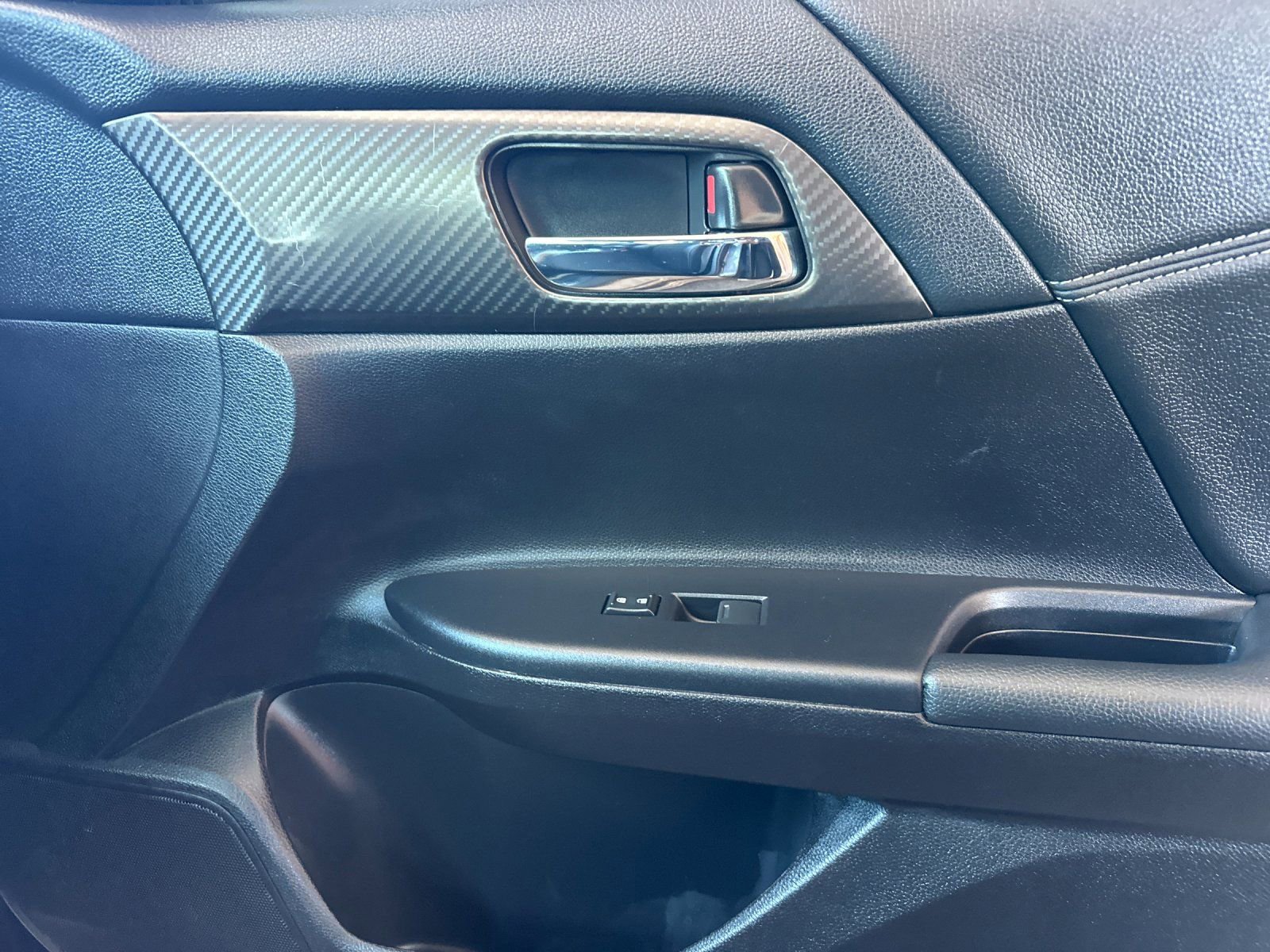 Used 2017 Honda Accord Sport image 19