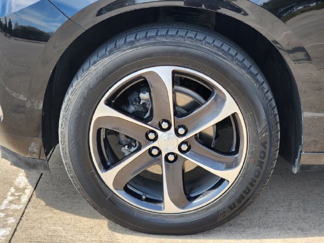 Used 2021 Buick Enclave Essence w/ Sport Touring Edition FWD image 10