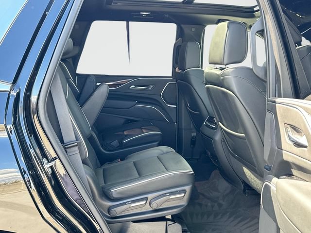 Used 2023 Cadillac Escalade Premium Luxury AWD/4WD image 21