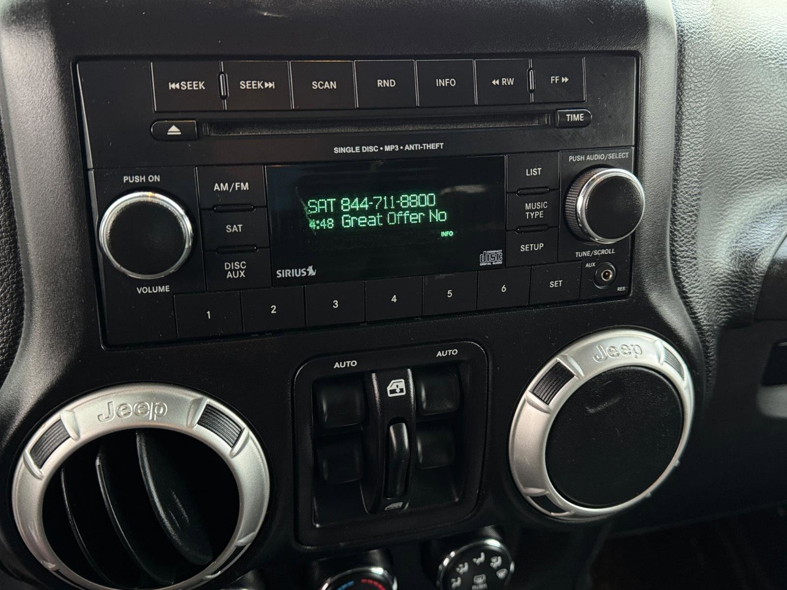 Used 2016 Jeep Wrangler Unlimited Sahara image 15