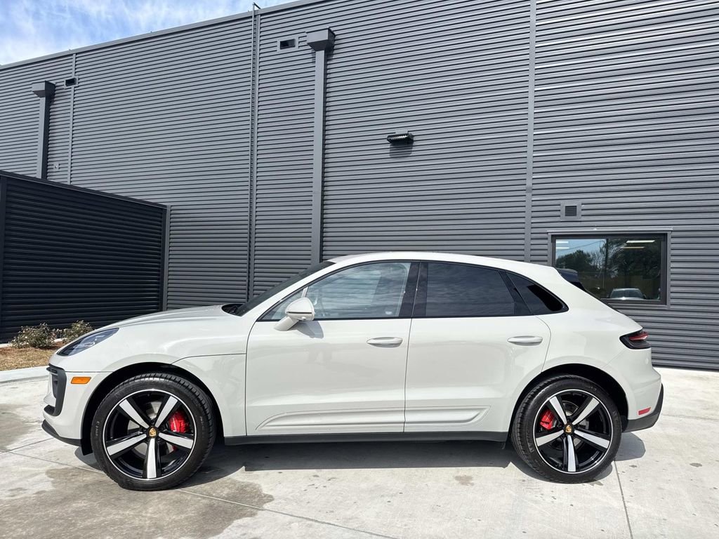 Certified 2025 Porsche Macan S image 2