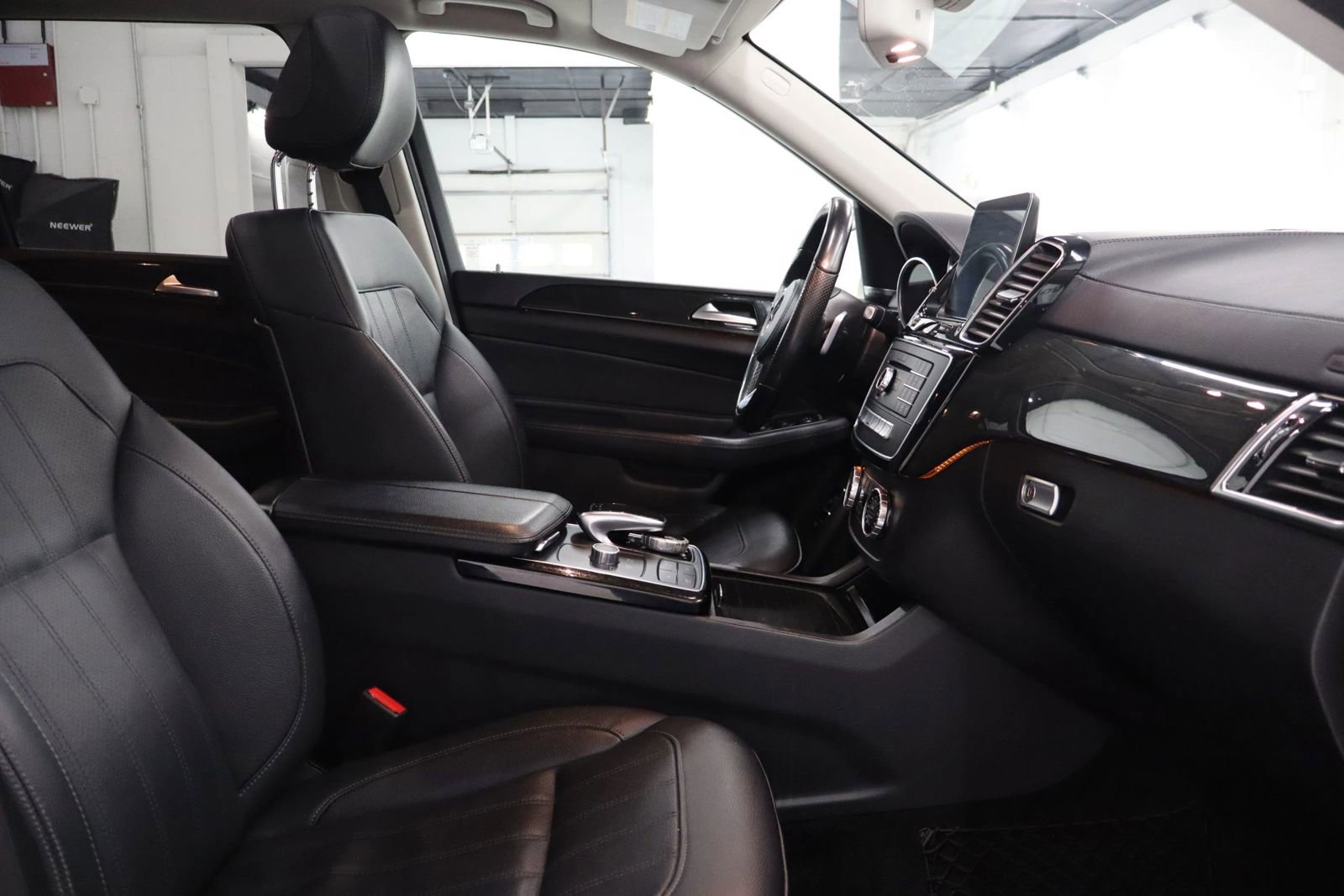 Used 2019 Mercedes-Benz GLS 450 4MATIC w/ Premium 1 Package image 19