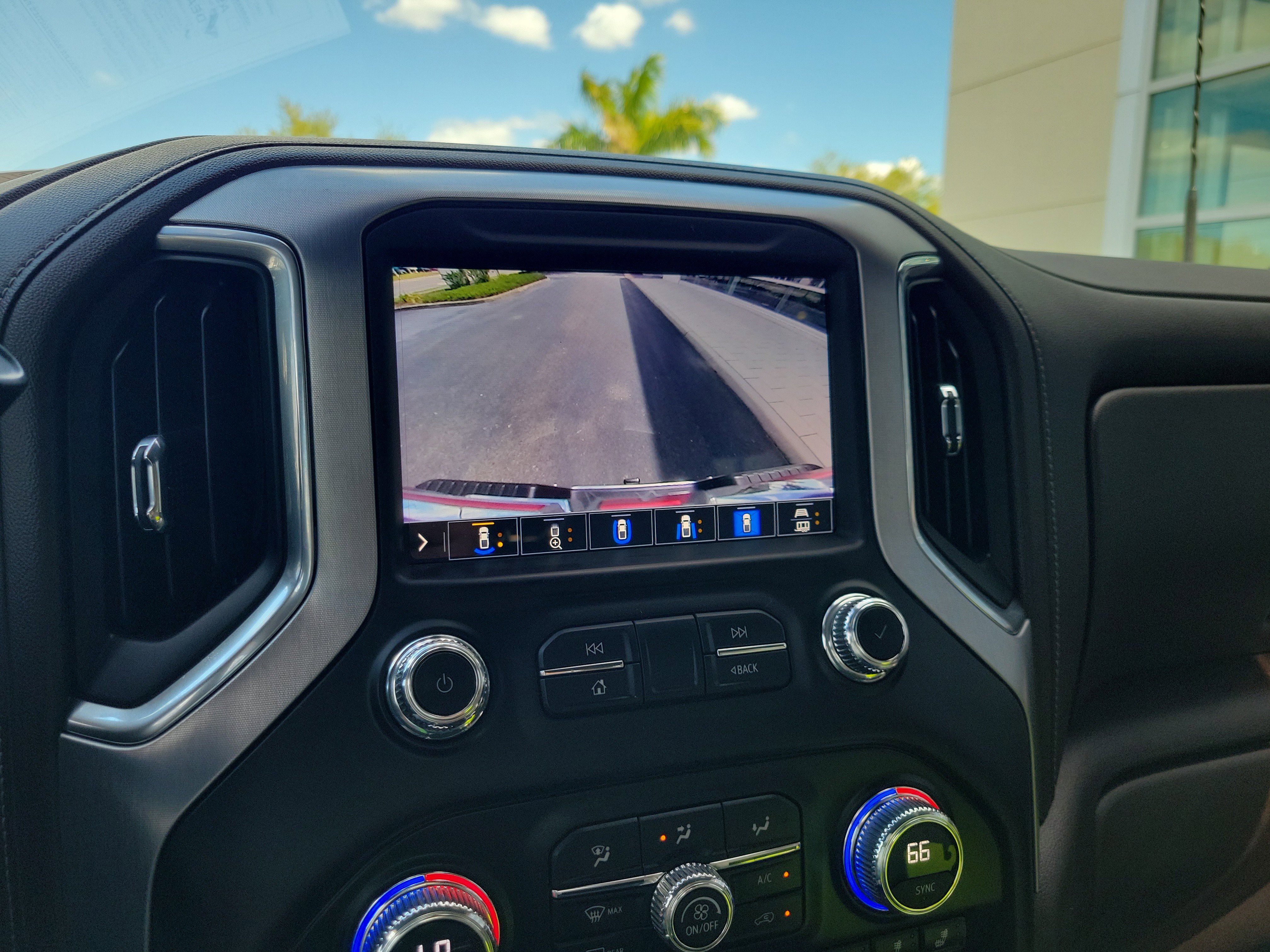 Used 2023 GMC Sierra 2500 SLT w/ SLT Premium Package image 24