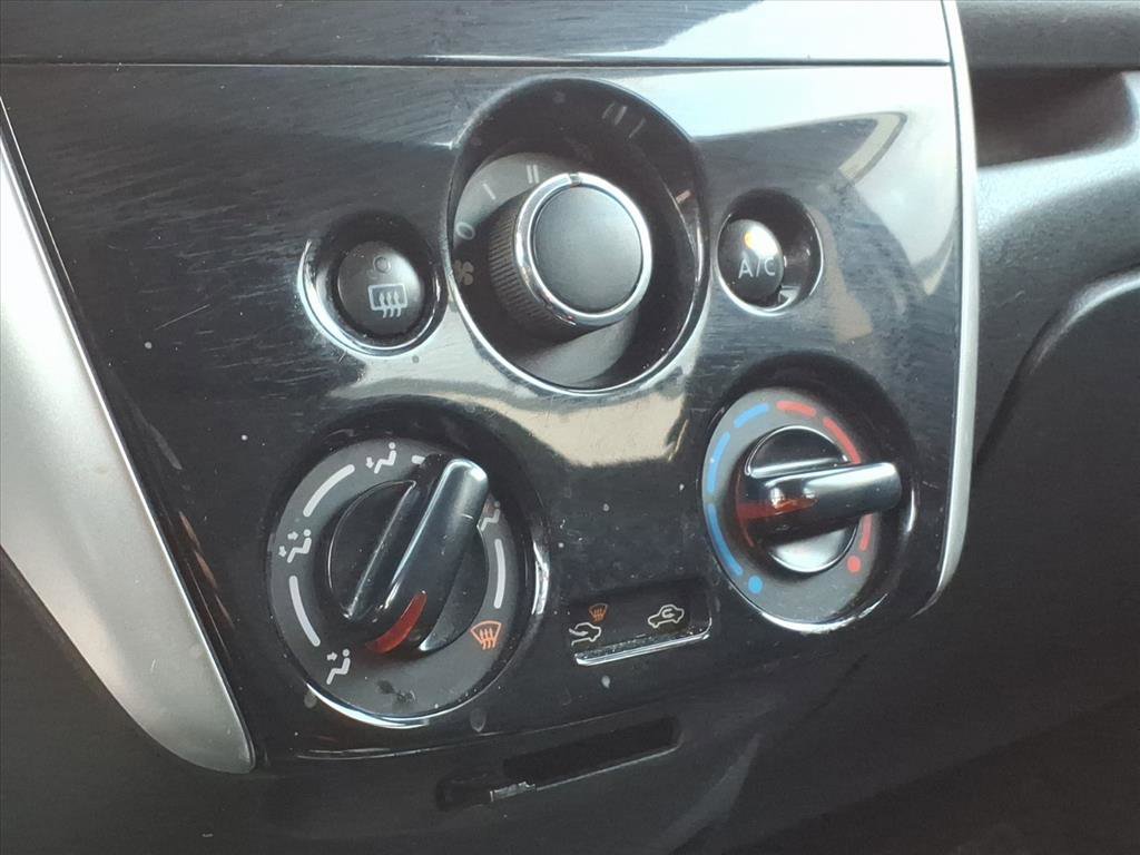 Used 2016 Nissan Versa Note SV image 27