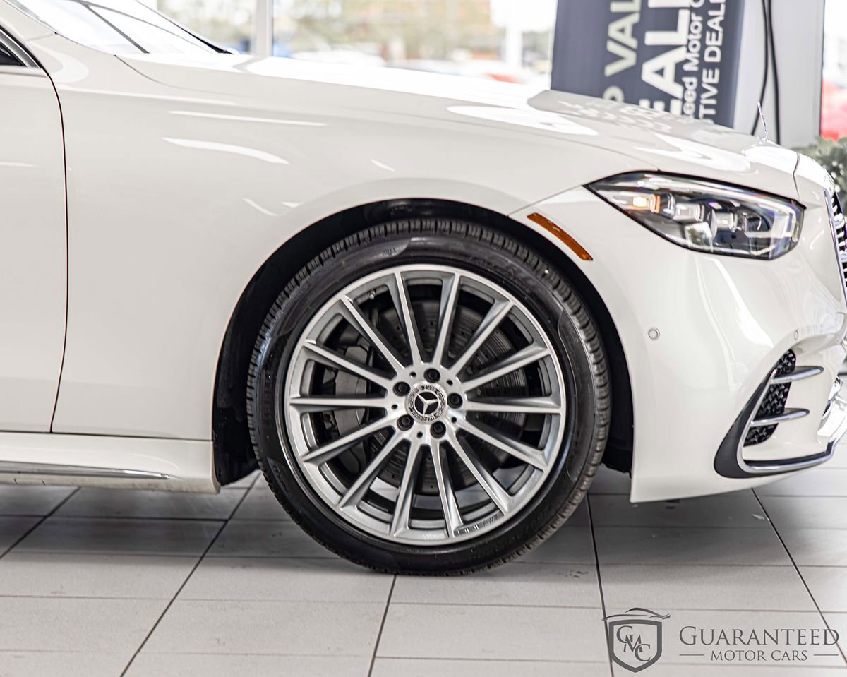 Used 2022 Mercedes-Benz S 500 4MATIC w/ AMG Line Package image 11