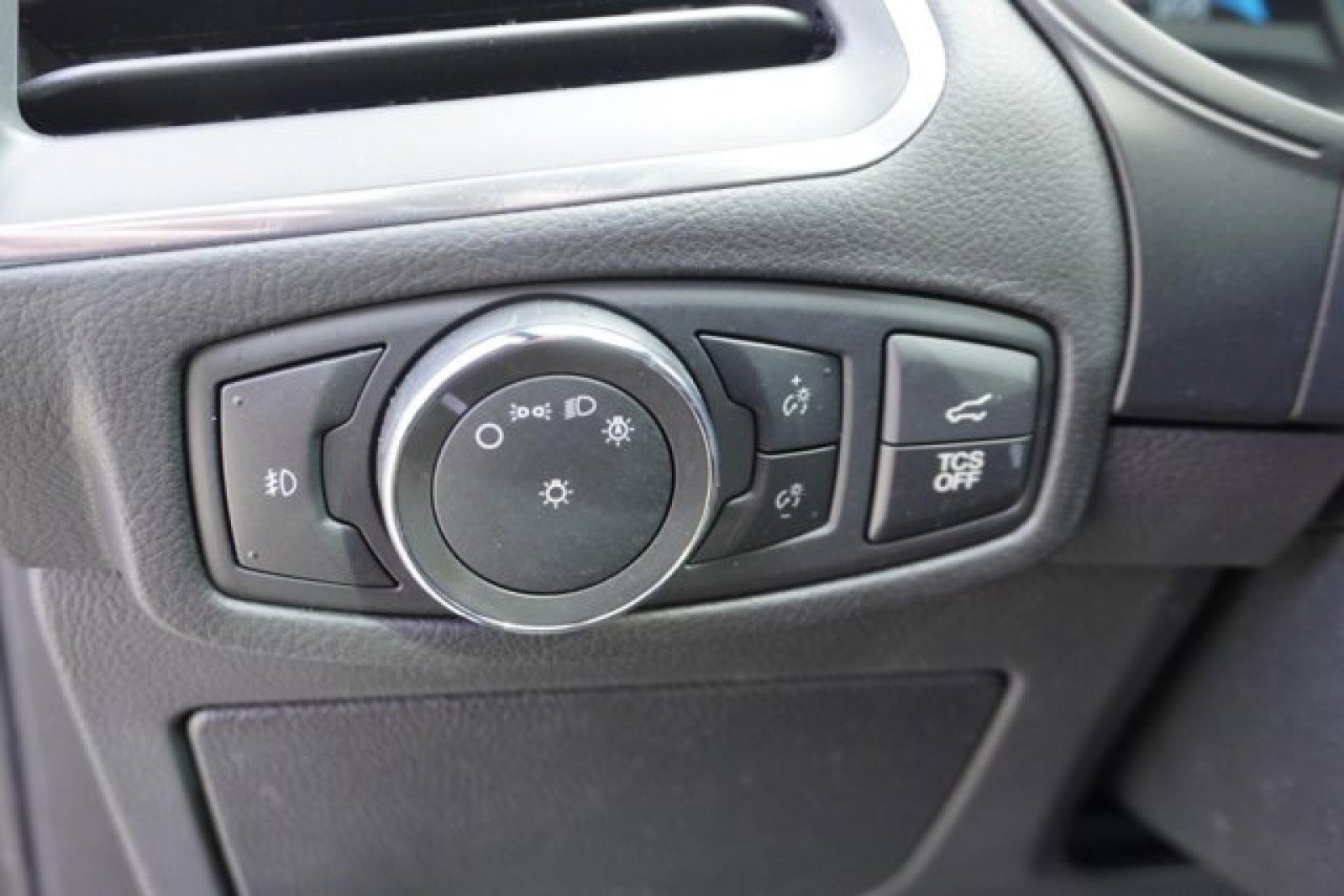 Used 2022 Ford Edge Titanium w/ Equipment Group 301A image 27