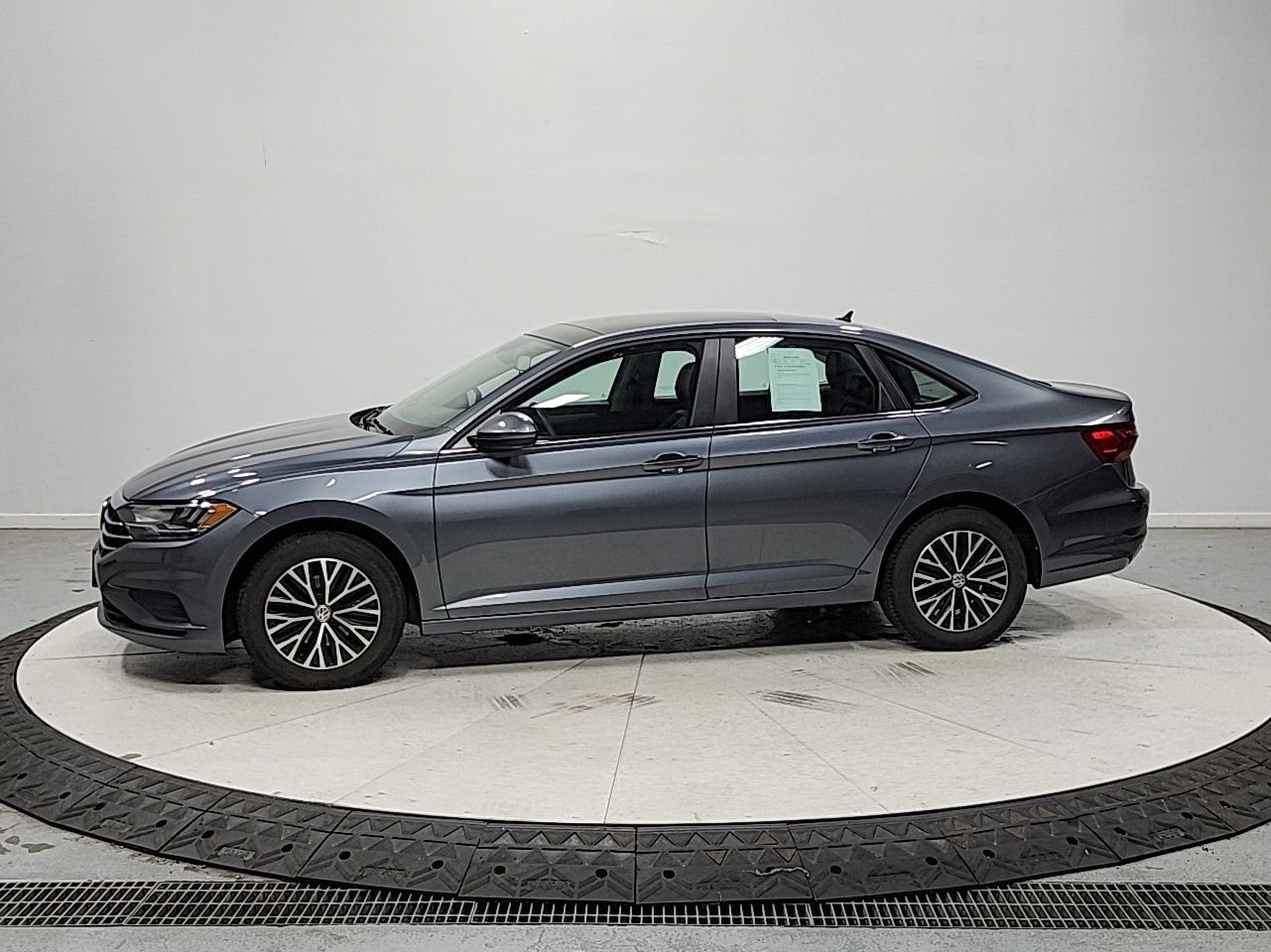 Used 2019 Volkswagen Jetta SE FWD image 4