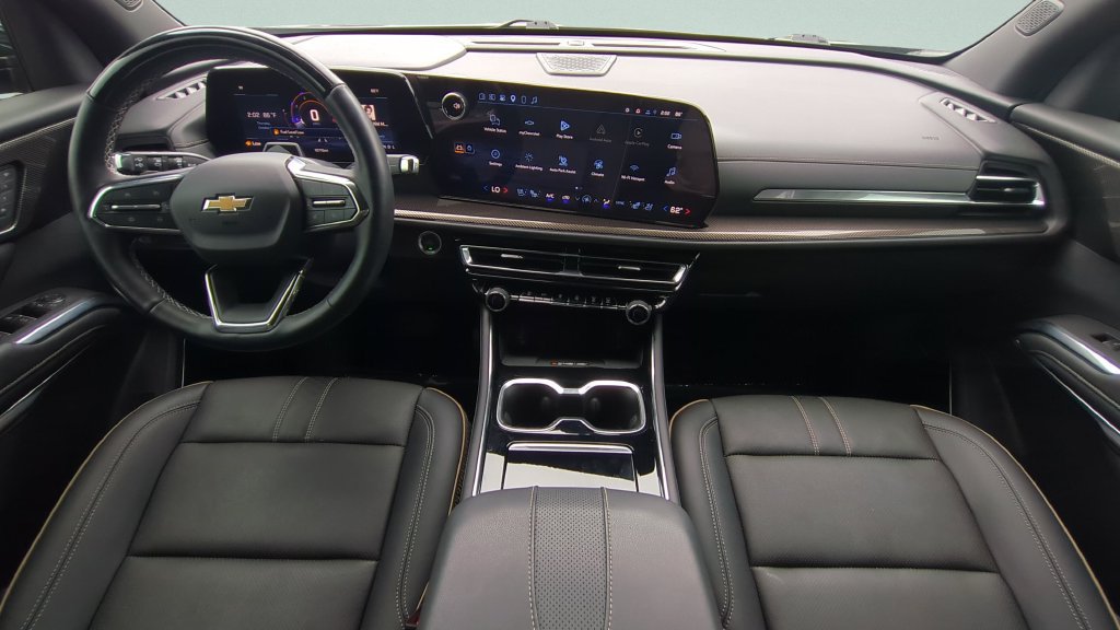 Used 2025 Chevrolet Traverse High Country FWD image 11
