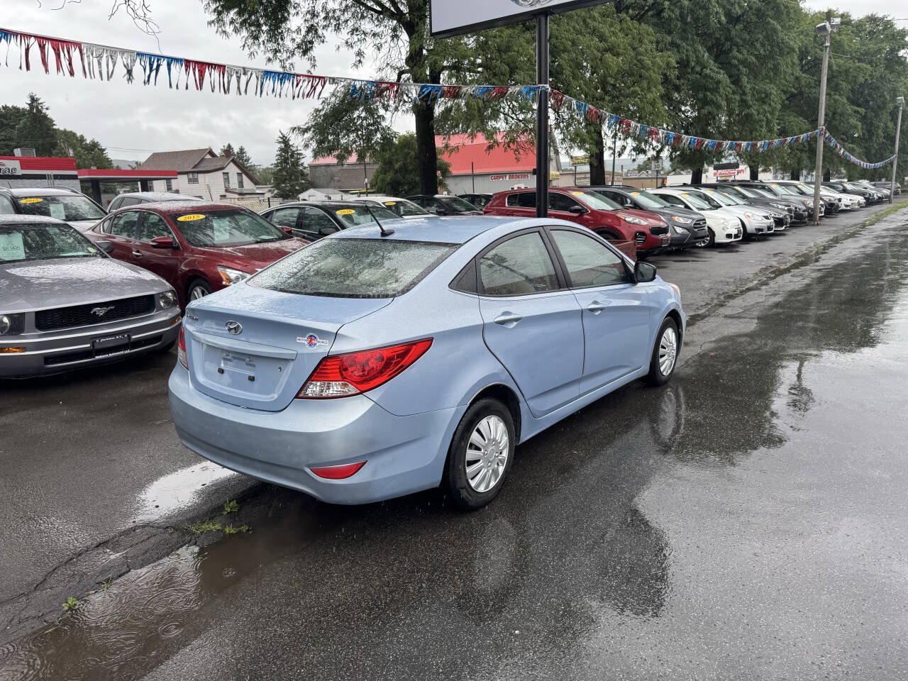 Used 2012 Hyundai Accent GLS FWD image 4