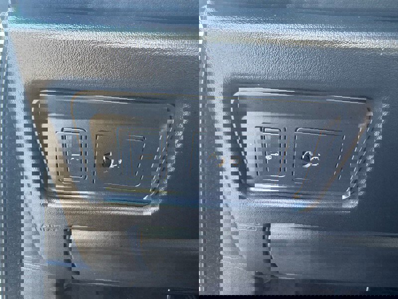 Used 2017 Land Rover Range Rover Evoque SE image 23