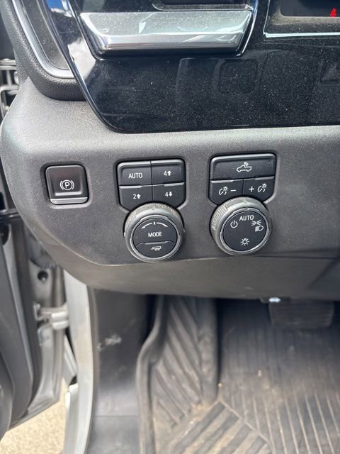 Used 2022 Chevrolet Silverado 1500 LT w/ Z71 Off-Road Package AWD/4WD image 21