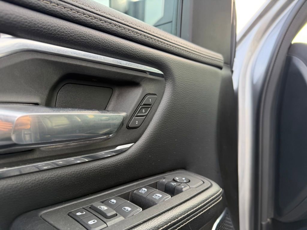 Used 2025 RAM 1500 Laramie image 15