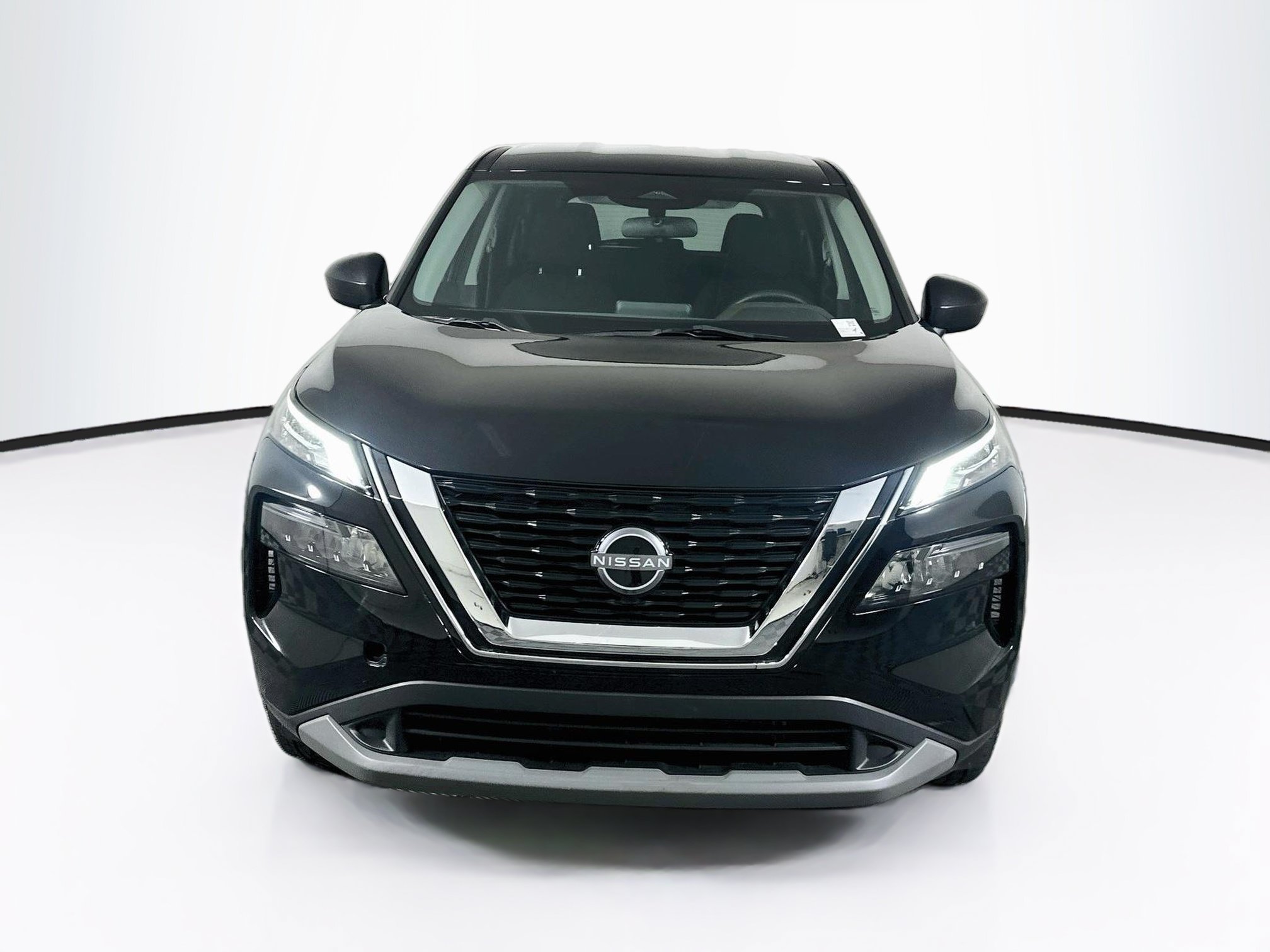Used 2023 Nissan Rogue S FWD image 2