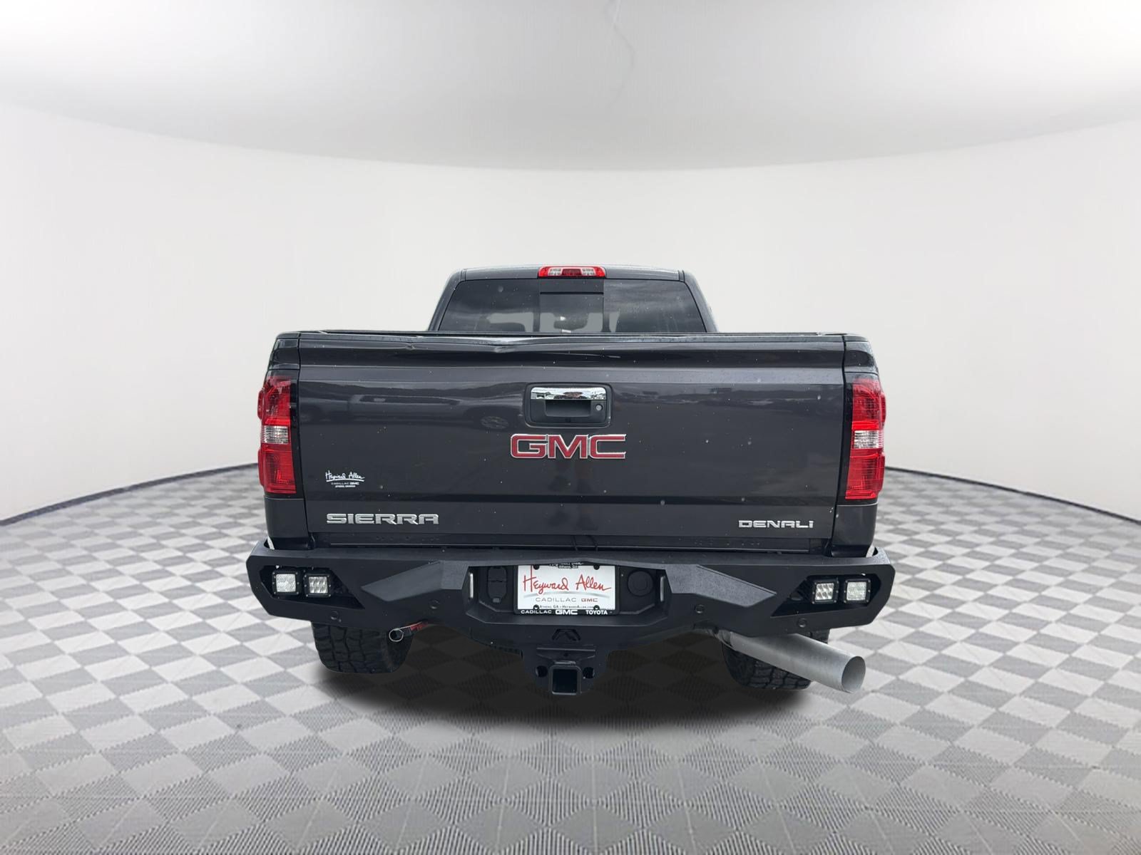 Used 2015 GMC Sierra 2500 Denali w/ Duramax Plus Package AWD/4WD image 5