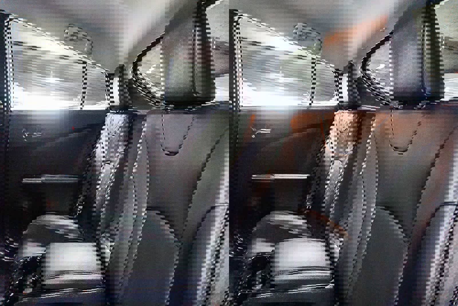 Certified 2019 Toyota Prius Prime Advanced w/ Carpet Mat Package image 19