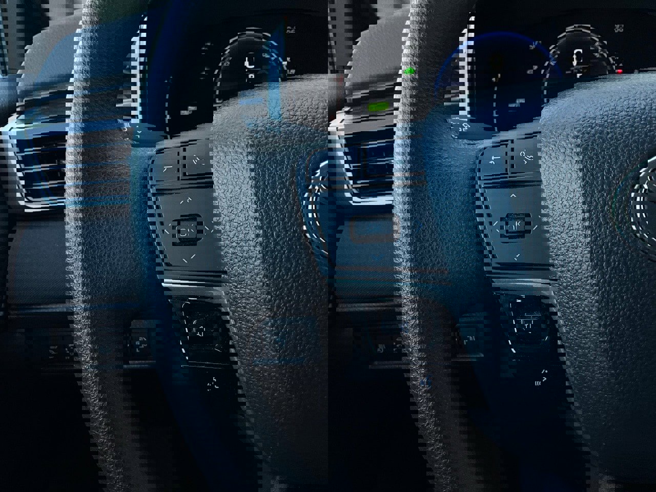 Used 2025 Toyota Camry LE image 32