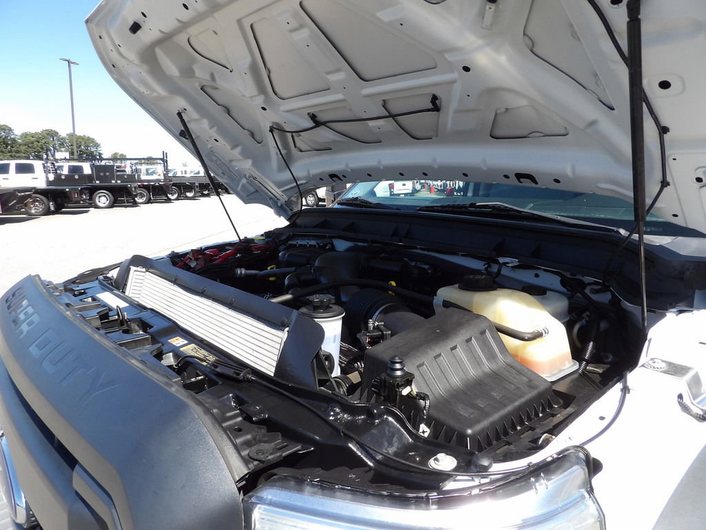 Used 2015 Ford F550 2WD Regular Cab Super Duty image 34