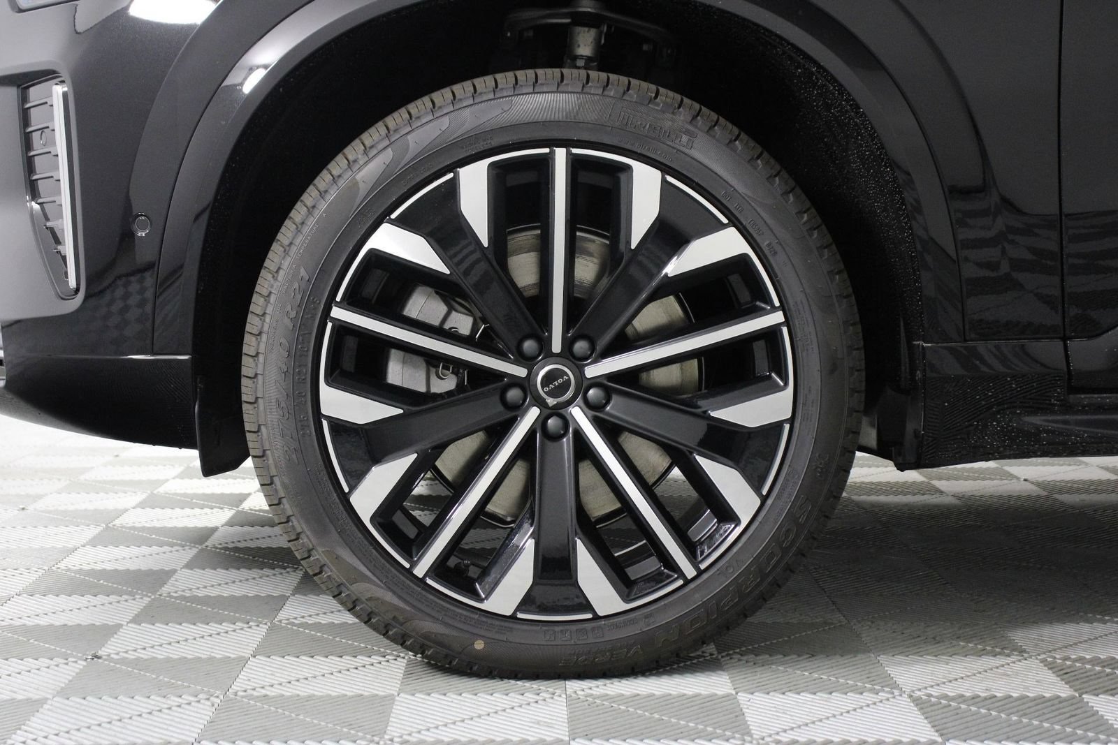 New 2026 Volvo XC90 T8 Plus AWD/4WD image 13