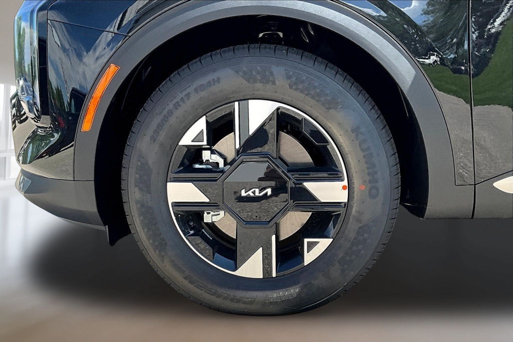 New 2026 Kia Sportage LX FWD image 12