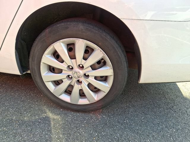 Used 2016 Nissan Sentra S FWD image 7