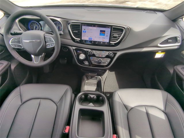 New 2026 Chrysler Voyager LX image 18