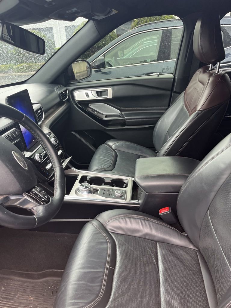 Used 2021 Ford Explorer Platinum w/ Equipment Group 601A image 6