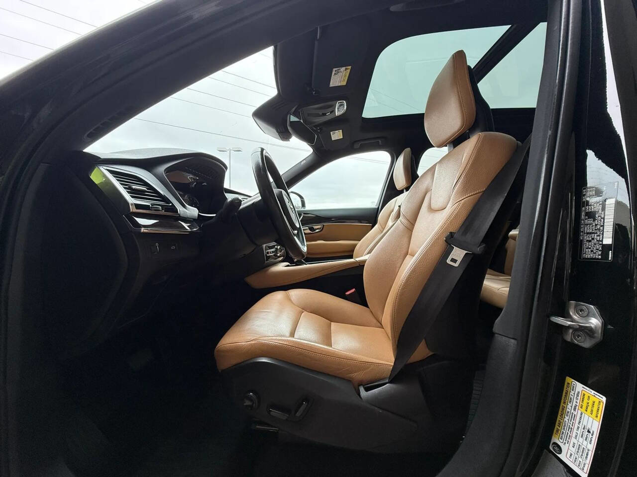 Used 2016 Volvo XC90 T6 Momentum w/ Protection Package Plus image 22