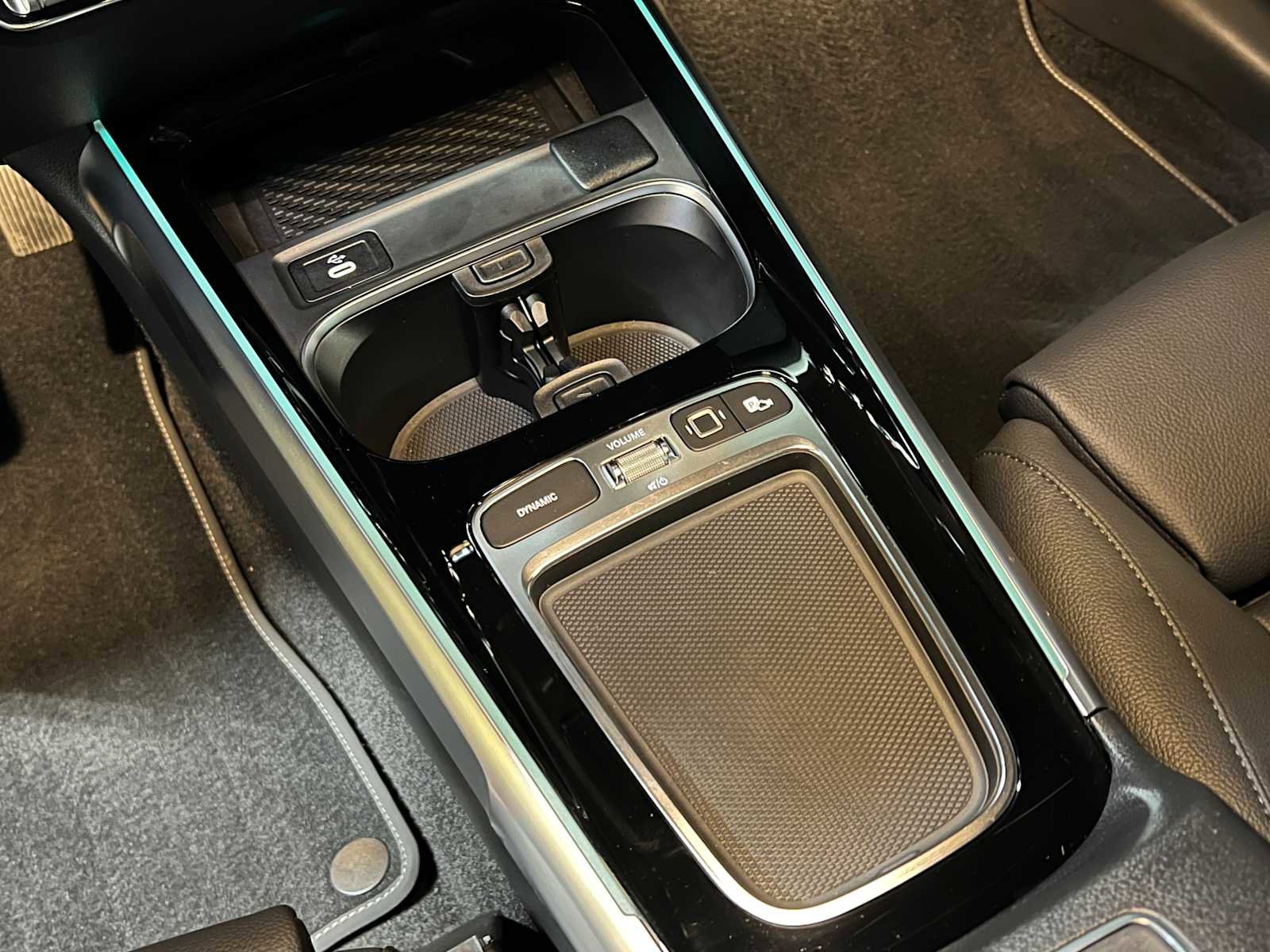 Used 2025 Mercedes-Benz GLB 250 4MATIC image 28