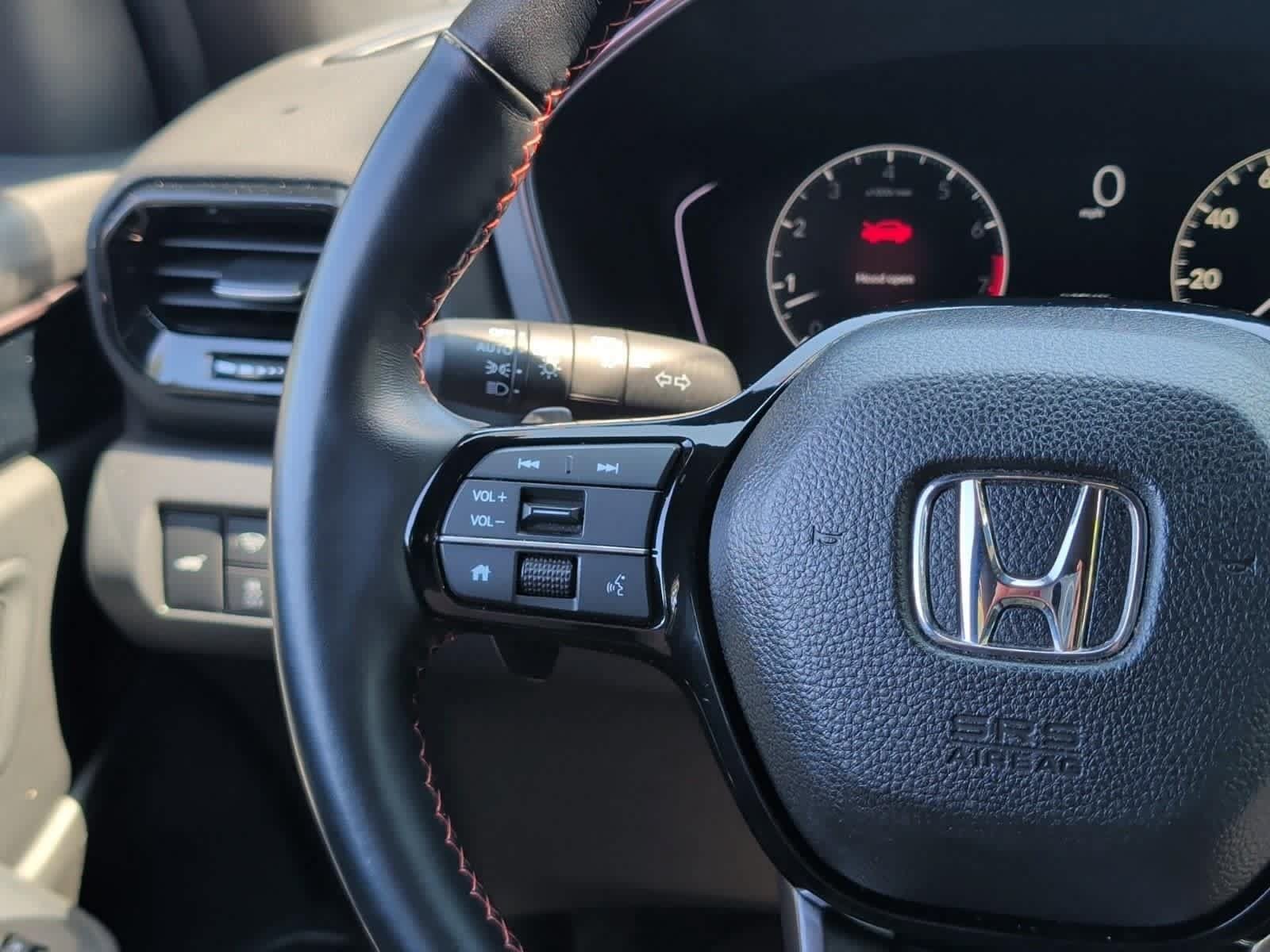 Used 2025 Honda Pilot TrailSport image 19