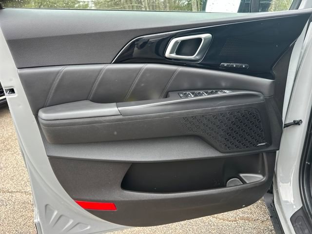 Used 2025 Kia Carnival SX Prestige image 13